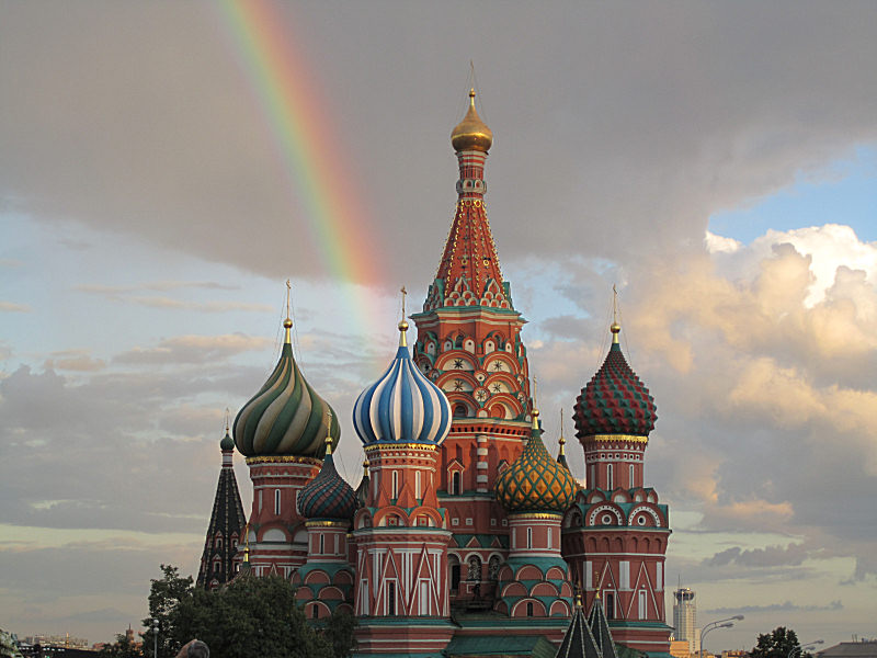 01_St_Basils_in_Red_Square_with_a_rainbow.jpg  